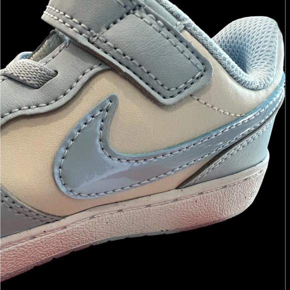 Nike Sneakers NWT - Picture 3 of 4